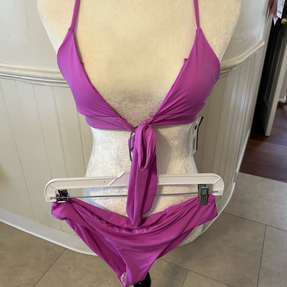 NWT  Dippin’ Daisy’s Bikini/Size Medium